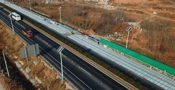 美媒:中國(guó)在太陽(yáng)能公路領(lǐng)域的發(fā)展將超越美國(guó)(圖1) 美媒:中國(guó)在太陽(yáng)能公路領(lǐng)域的發(fā)展將超越美國(guó)(圖1)